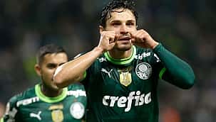 Raphael Veiga interessa ao Barcelona, diz jornal 