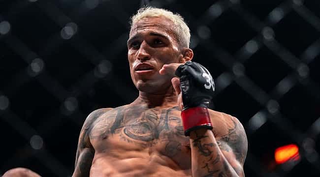 Após bater Dariush, Charles Oliveira se torna o primeiro a ter 20 vitórias pela via rápida no UFC