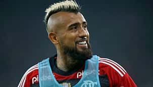 Arturo Vidal corneta Sampaoli e revela que vai sair do Flamengo em dezembro 