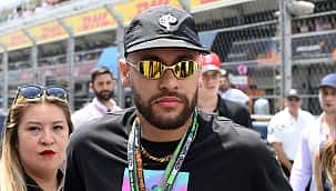 Astros do futebol marcam presença no GP de Barcelona da Fórmula 1; veja imagens