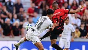 Athletico-PR vence o Corinthians no primeiro jogo na Ligga Arena e se aproxima do G4