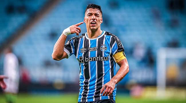Cartola do Grêmio nega aposentadoria de Suárez