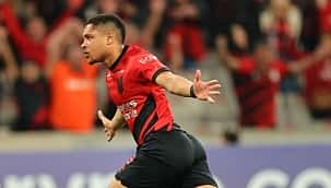 Com show de Vitor Roque, Athletico-PR vence Alianza Lima e avança em 1º do Grupo G 