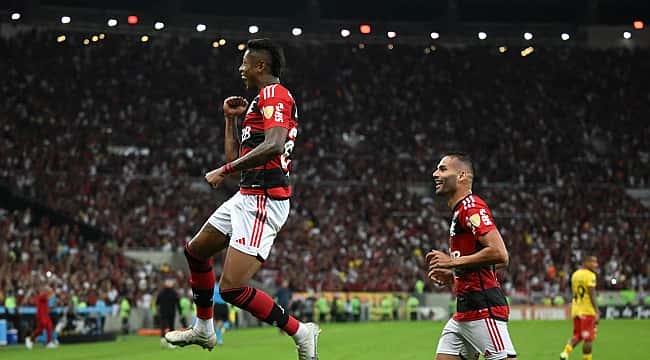 Flamengo dá show no Maracanã, goleia o Aucas e garante vaga na próxima fase da Libertadores