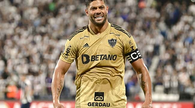 Hulk revela que jogou com febre, diz que no Brasil não tem paz e que começou a ter cabelos brancos 