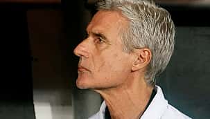 Luís Castro aceita a proposta do Al-Nassr, da Arábia Saudita, e deixa o Botafogo