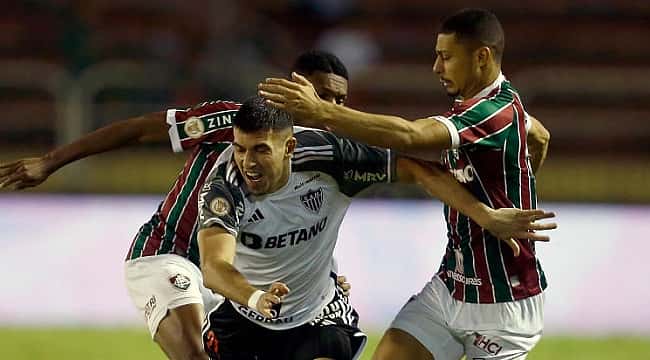 Na estreia de Felipão no Galo, Fluminense e Atlético-MG empatam em jogo equilibrado