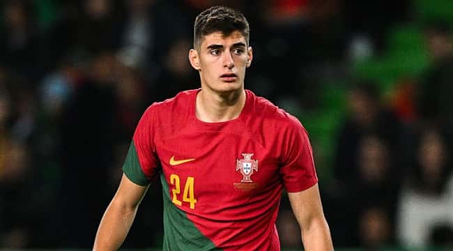 O time ideal com os jogadores mais contratados no Football Manager 2023
