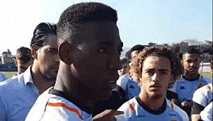 Organizadas do Vasco fazem cobranças no CT do clube 