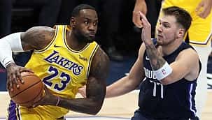 Os times de futebol de 10 jogadores da NBA