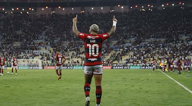 Seis jogadores que vestiram as camisas 10 de Flamengo e Santos