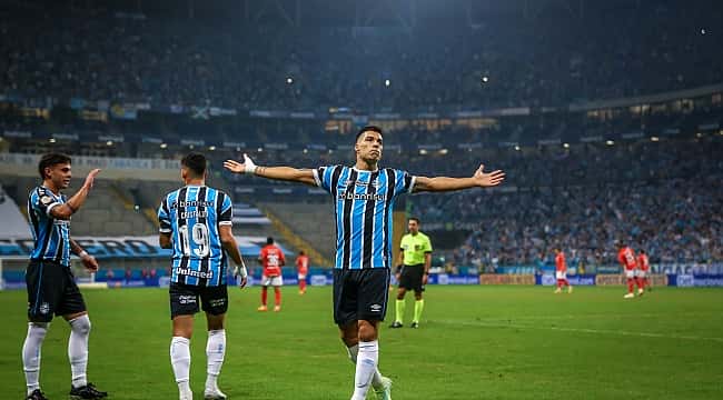 Suárez comunica ao Grêmio que pode se aposentar 
