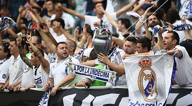 Top 15 clubes com mais seguidores nas redes sociais