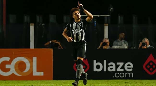 Adryelson comemora empate do líder Botafogo e elogia entendimento tático de Bruno Lage 