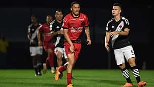 Athletico vence o lanterna Vasco e volta para o G6 