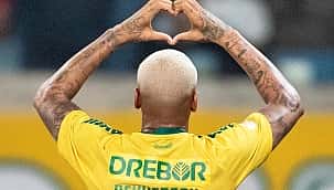 Deyverson brilha e Cuiabá vence o Santos por 3 x 0