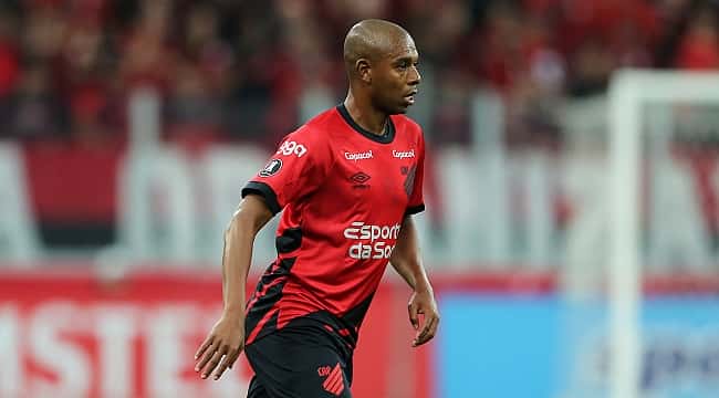 Em jogo com seis gols, Athletico-PR e Cruzeiro ficam no empate na Ligga Arena 