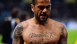 Investigação de Daniel Alves é finalizada: o lateral será julgado por agressão sexual 