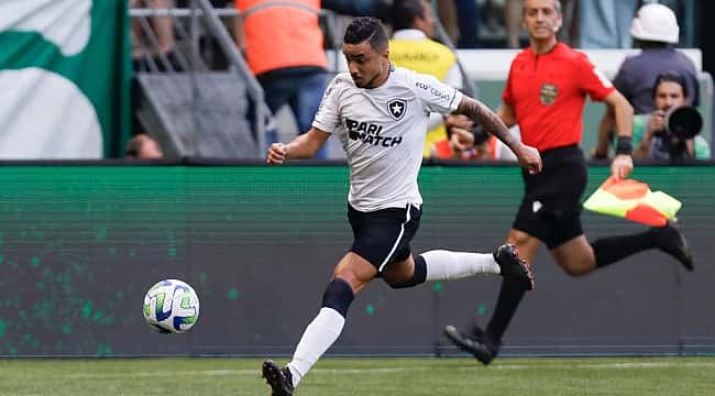 Jogadores do Botafogo dedicam vitória ao lateral Rafael, que sofre grave lesão no joelho