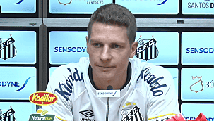 Julio Furch é apresentado no Santos