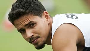 Lucas Veríssimo confirma seu novo clube: "Vai, Corinthians"