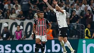 Renato Augusto elogia Fiel Torcida após Majestoso: "A atmosfera é diferente nesta Arena"