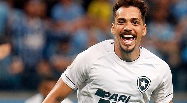 SEGUE O LÍDER! Botafogo bate o Grêmio fora de casa e abre 10 pontos de vantagem na liderança