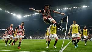 Suspenso do jogo da volta, Luciano detona arbitragem: "O futebol está acabando"