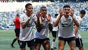 Tiquinho e Tchê Tchê participam de live jogando Warzone e viralizam 