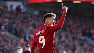 Top 10 jogadores que vestiram a camisa 9 do Liverpool no século XXI; Firmino lidera a lista