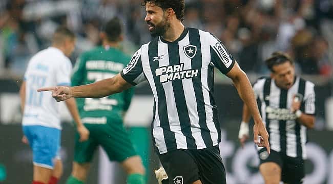 Com dois gols de Diego Costa, Botafogo goleia Bahia e segue na liderança do Brasileirão