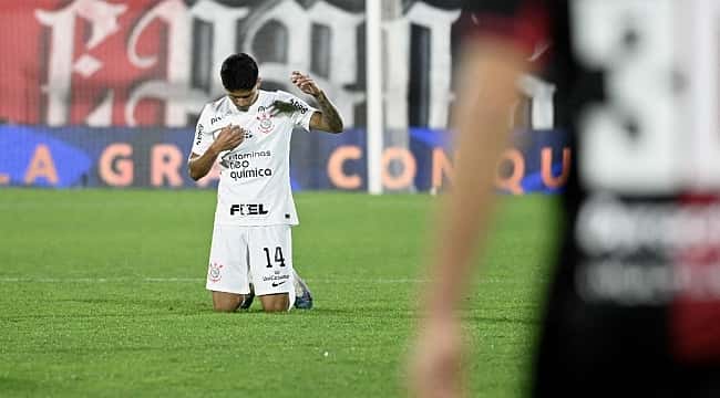 Corinthians empata com Newell's Old Boys e avança às quartas de final da Sul-Americana