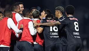 El Pirata da Colina volta a marcar, mas Vasco sofre empate do Red Bull Bragantino 