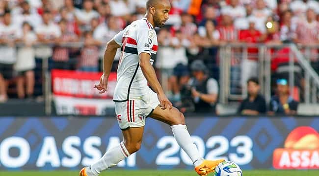 Em apresentação de Lucas e James, Hulk marca golaço e Atlético-MG derrota São Paulo