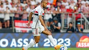 Em apresentação de Lucas e James, Hulk marca golaço e Atlético-MG derrota São Paulo