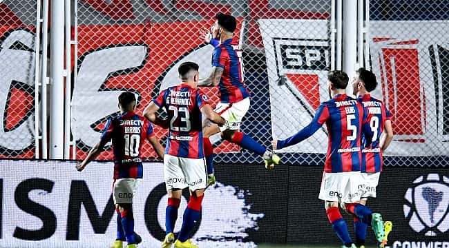 Em duelo dos 'Santos', San Lorenzo derrota São Paulo por 1 a 0