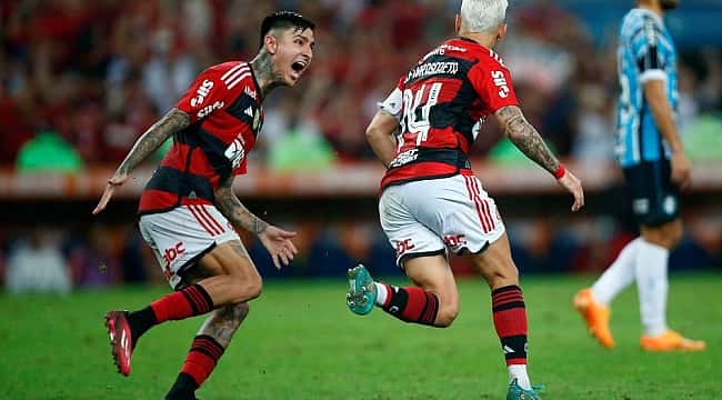 Entre tapas e beijos: Flamengo derrota Grêmio e está classificado para a final da Copa do Brasil