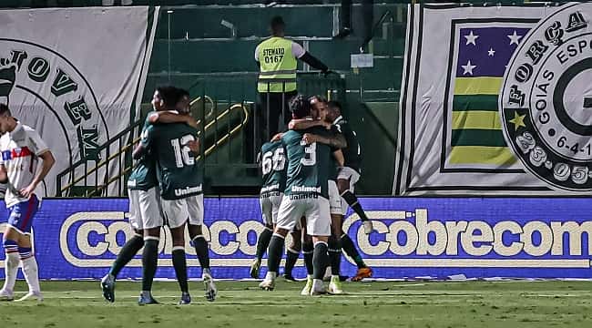 Goiás bate Fortaleza, se afasta do Z4 e impõe 4ª serrota seguida ao Leão no Brasileiro