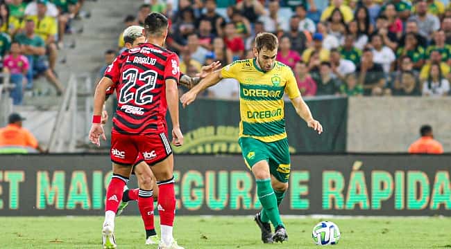 Gol, balão e provocação, Cuiabá atropela Flamengo com show de Deyverson