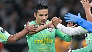 Raphael Veiga marca, Palmeiras joga bem e vence o Atlético-MG na Libertadores