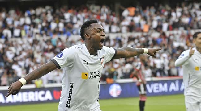 São Paulo sente a altitude e é derrotado pelo LDU