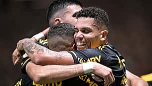 Atlético-MG engata a trinca na Arena MRV, bate o Cuiabá e se aproxima do G4 do Brasileirão