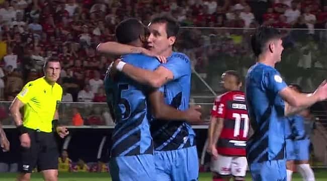Com direito a expulsão de Gabigol, Athletico anula e goleia o Flamengo no Brasileirão