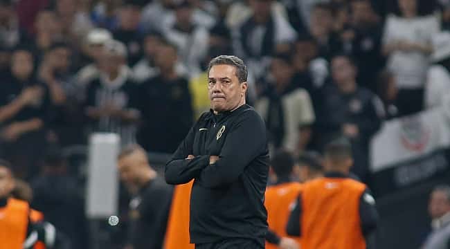 Corinthians anuncia a demissão do técnico Vanderlei Luxemburgo