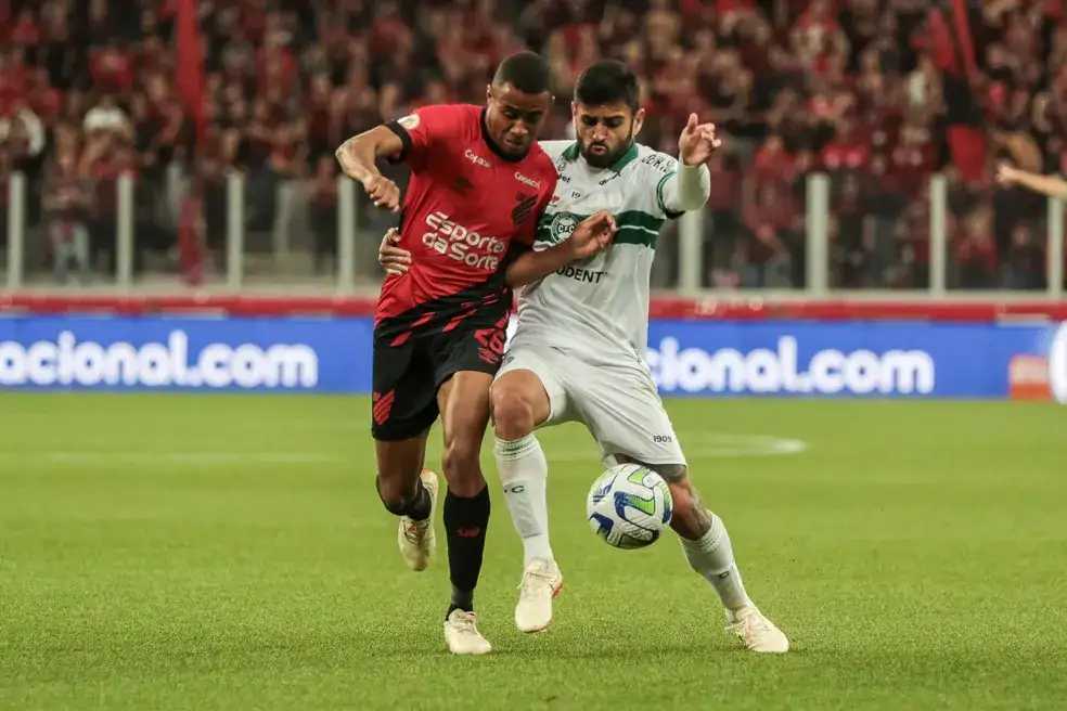 Coritiba x Athletico-PR: onde assistir ao vivo grátis e escalações