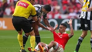 Internacional x Atlético-MG: onde assistir ao vivo grátis e escalações