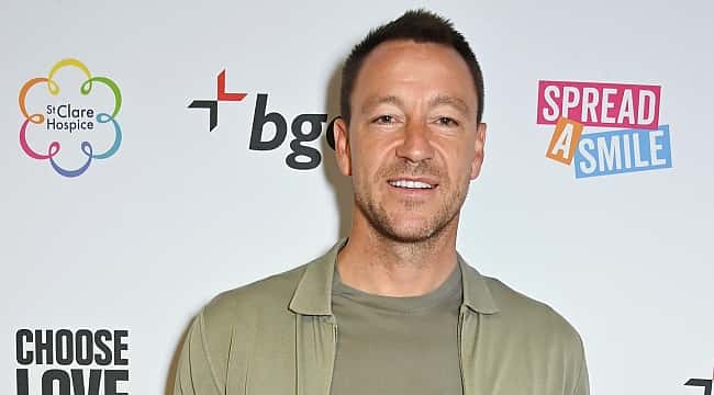 John Terry cobra mais de R$ 3 mil por foto e jantar com fãs; veja os valores