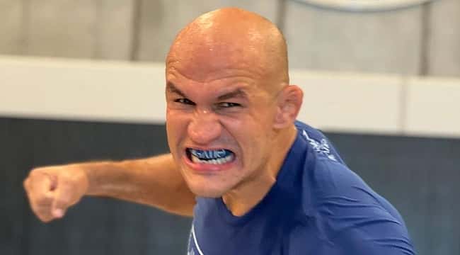 Junior Cigano é favorito contra Fabrício Werdum em luta de MMA sem luvas