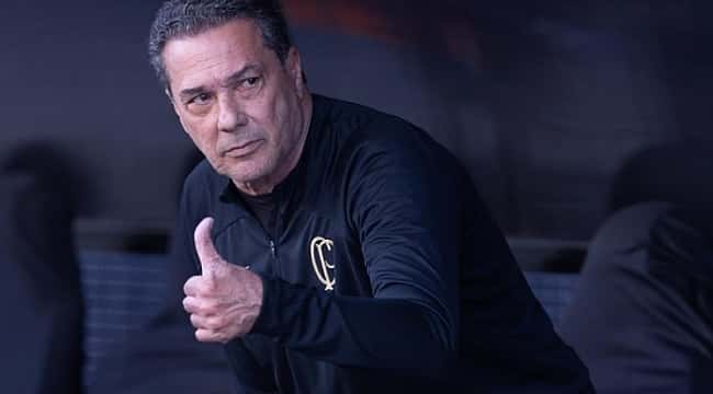 Luxemburgo nega crise no Corinthians após o Dérbi
