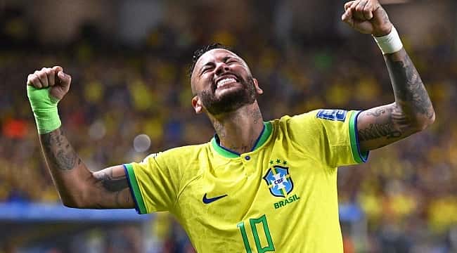 Neymar marca dois e ultrapassa Pelé na artilharia da Seleção Brasileira; veja as imagens da partida